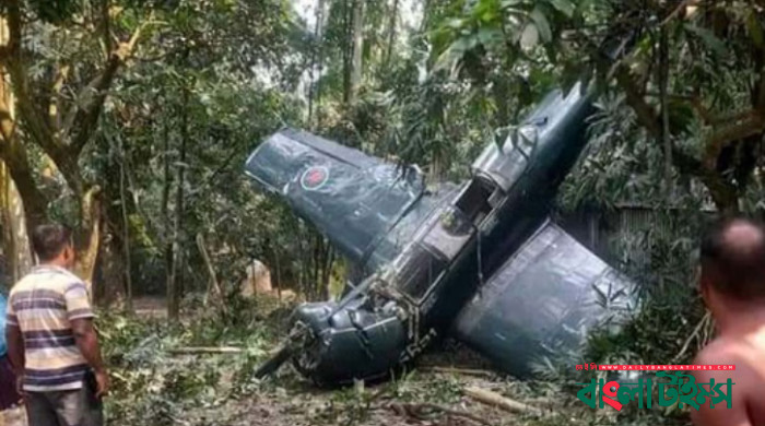 বগুড়ায় প্রশিক্ষণ বিমান বিধ্বস্ত